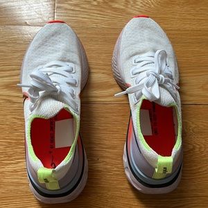 EUC | Women Nike React Infinity Run Flyknit White Laser Crimson